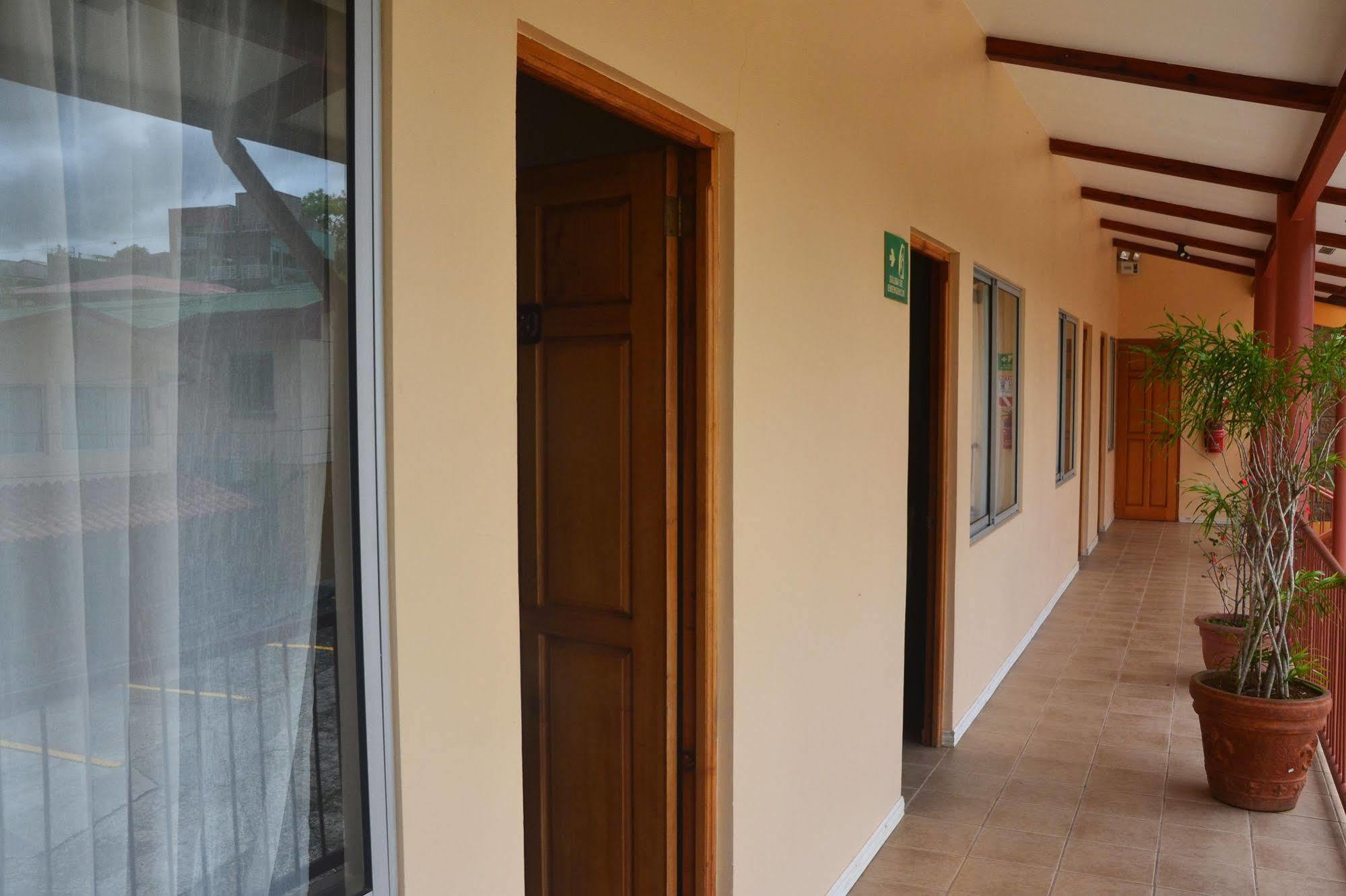 Hotel La Villa Quesada  Eksteriør bilde